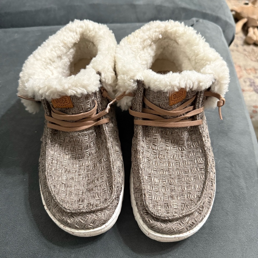 Hey Dude Tan and White Textured Shoes
